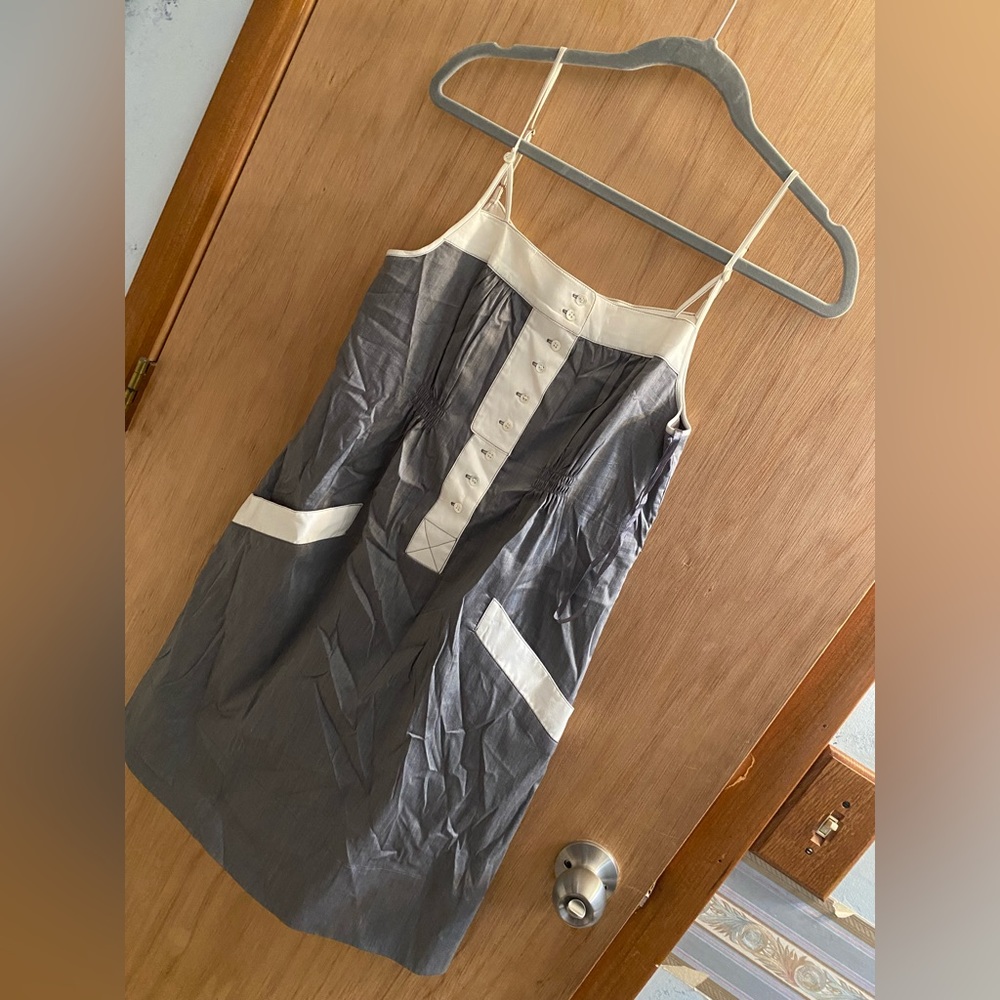 BCBGMAXAZRIA grey and white dress with adjustable straps - NWT